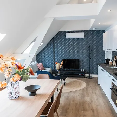 Xl 2br Near And Supermarket *