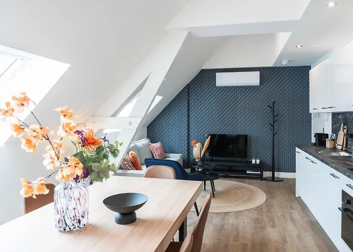 Xl 2br Near And Supermarket