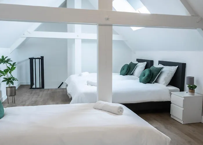 Xl 2br Near And Supermarket Tilburg