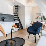 Xl 2br Near And Supermarket *