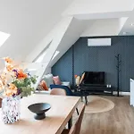 Xl 2br Near And Supermarket