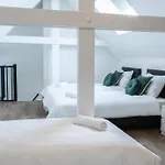 Xl 2br Near And Supermarket 提耳堡
